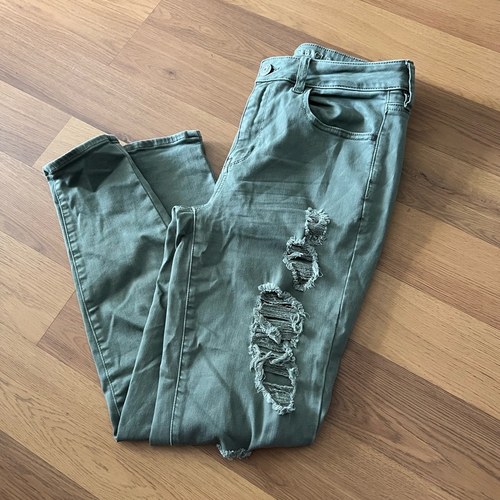 American Eagle Distressed super stretch Hi Rise Jegging